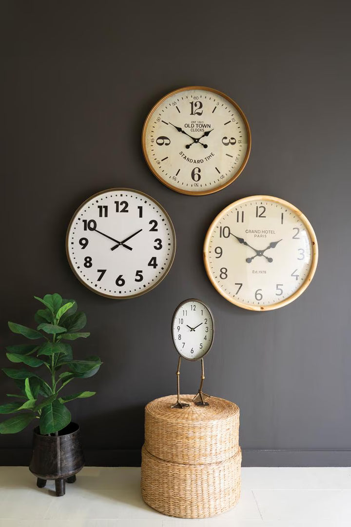 Tabletop Clock with Duck Feet